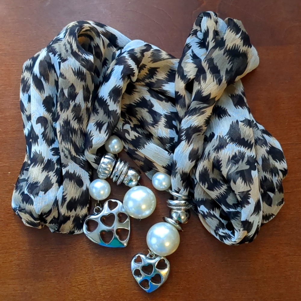 Leopard scarf